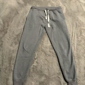 grey sweat pants